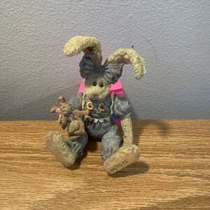 Boyd's Jointed Bunny/Rabbit Figurine • Shoebox Bear "Winnie Hopkins & Bunnylove"